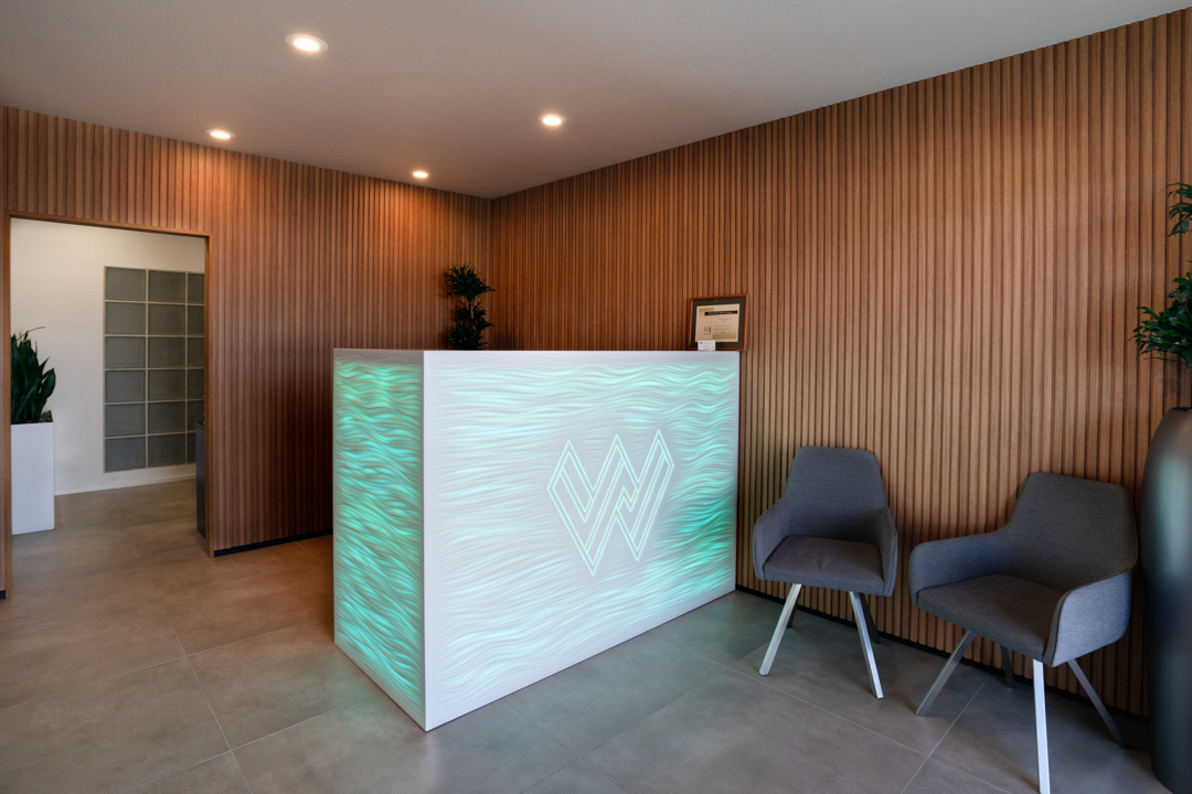 austaron MRW Lake&Logo WoodlandShopfitting 0525 LR 0001